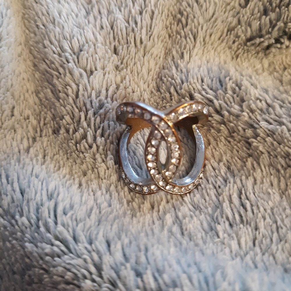 Vintage ring, logo, unmarked